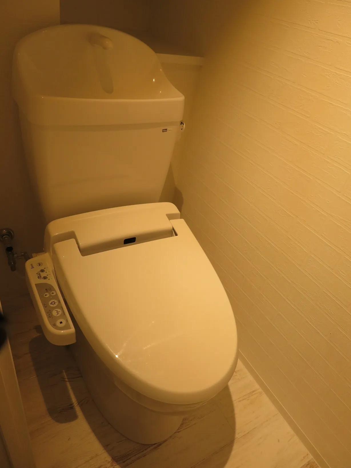 Composite Waseda - Interior - ["Toilet seat", "Toilet", "Plumbing fixture"]