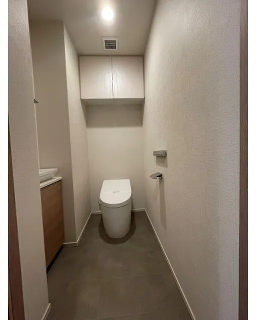 ALTERNA Nihonbashi - Interior - ["Flooring", "Floor", "Plumbing fixture"]