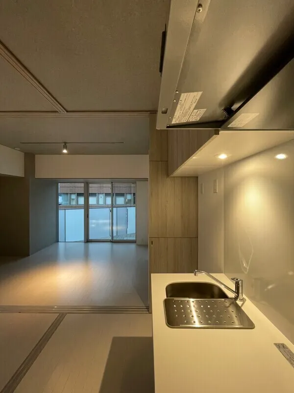 Milia Residence Shinjuku Gyoen II - Interior - ["Flooring", "Ceiling", "Floor"]