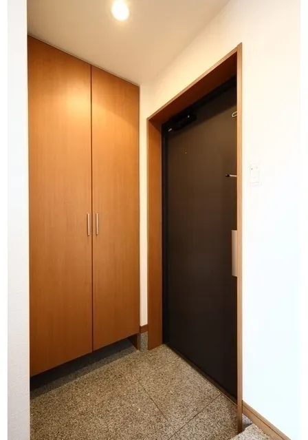 Rivere Ikebukuro - Interior - ["Flooring", "Wood", "Floor"]