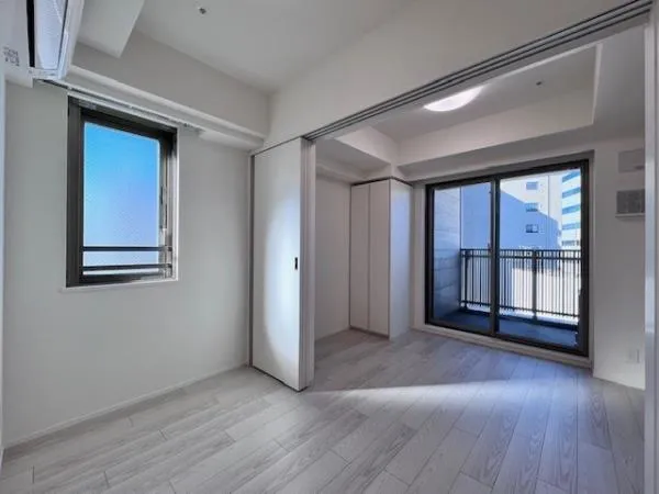 Brillia Ist Oimachi - Interior - ["Floor", "Flooring", "Apartment"]