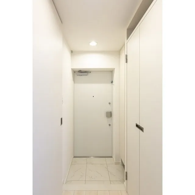 Comforia Sakura Josui - Interior - ["Building", "Door", "Fixture"]