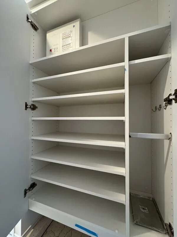Lumiec Kinshicho - Interior - ["Shelving", "Shelf", "Cupboard"]