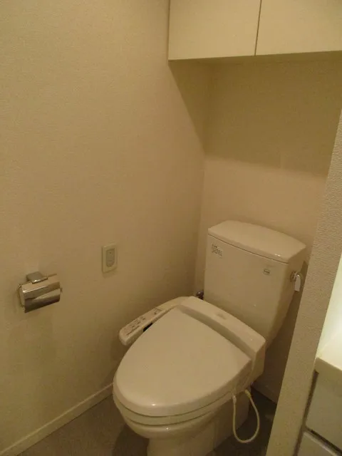 Avity Meguro  - Interior - ["Toilet", "Toilet seat", "Bathroom"]