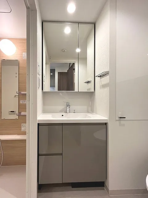 Park Axis Kikugawa Station East - Interior - ["Mirror", "Tap", "Bathroom cabinet"]