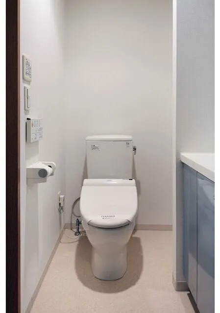 Residence Charmant Tsukishima - Interior - ["Toilet seat", "Toilet", "Bathroom"]