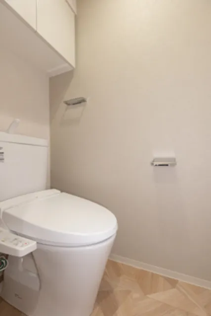 Sakuras Gotanda - Interior - ["Toilet seat", "Plumbing fixture", "Flooring"]