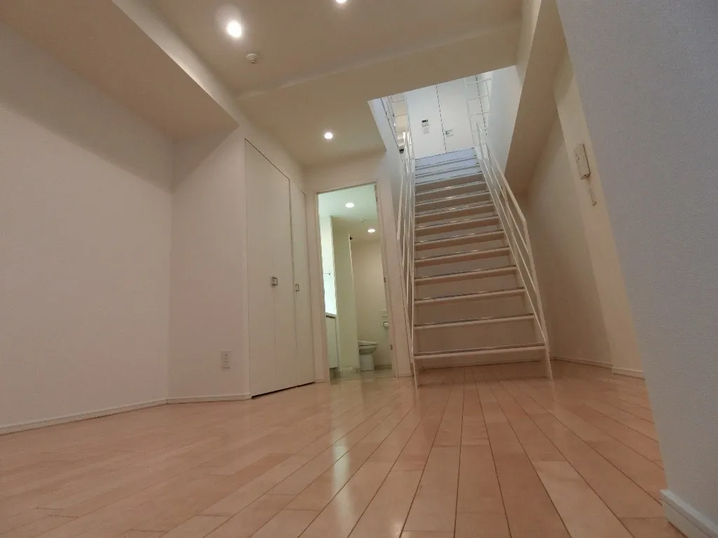 Residence Shirokane Colore - Interior - ["Fixture", "Door", "Wood"]