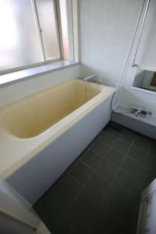 Ishikawa Building - Interior - ["Flooring", "Plumbing fixture", "Floor"]