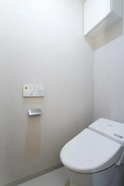 Gardenier Kinuta WEST - Interior - ["Toilet seat", "Property", "Bathroom"]