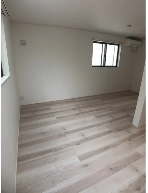 Kolet Sangenjaya #03 - Interior - ["Flooring", "Wood flooring", "Wood"]