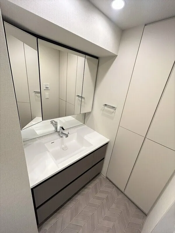Blanchiesta Kiba - Interior - ["Flooring", "Floor", "Bathroom cabinet"]