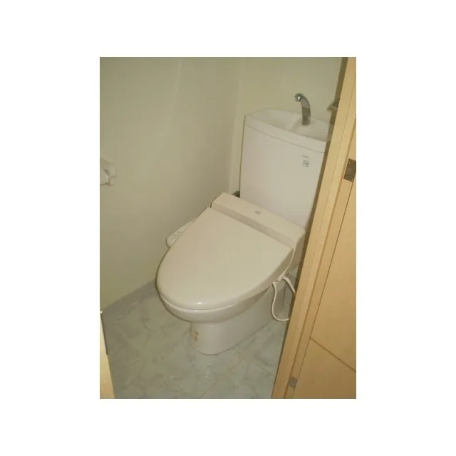 Comforia Nishiazabu - Interior - ["Toilet", "Property", "Toilet seat"]