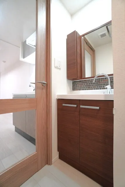 CREATIF Bunkyo Sendagi - Interior - ["Wood", "Flooring", "Bathroom cabinet"]