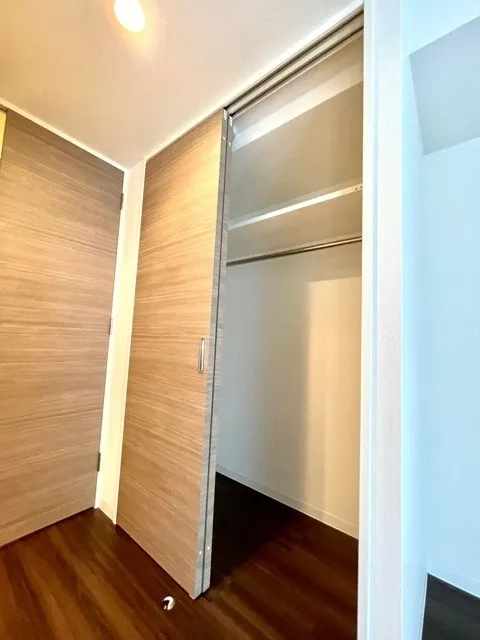 Residia Ochanomizu 2 - Interior - ["Wood", "Flooring", "Floor"]