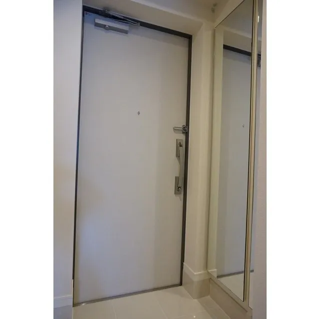 Comforia Morishita WEST - Interior - ["Door", "Fixture", "Automotive exterior"]