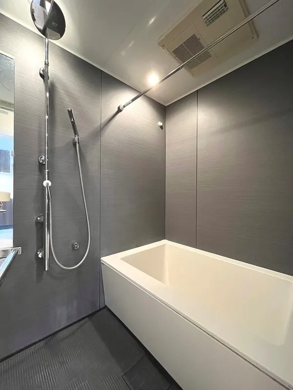 Pratique Kiyosumi Shirakawa - Interior - ["Plumbing fixture", "Flooring", "Bathroom"]