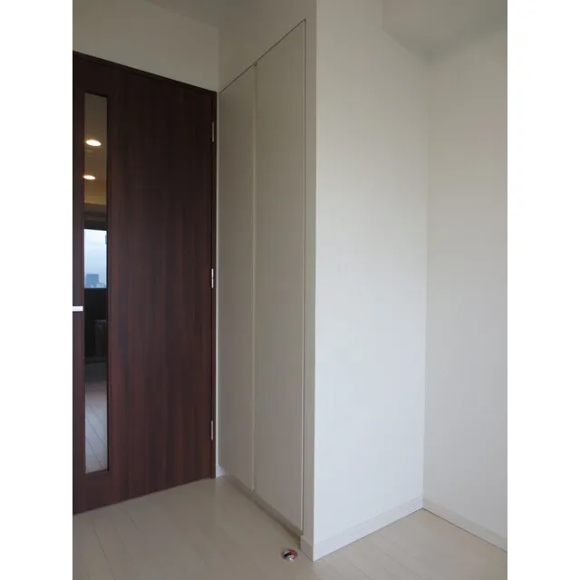 Lacras Hatagaya - Interior - ["Door", "Fixture", "Wood"]