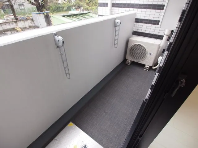 Premium Cube Mishuku - Interior - ["Plant", "Flooring", "Automotive design"]