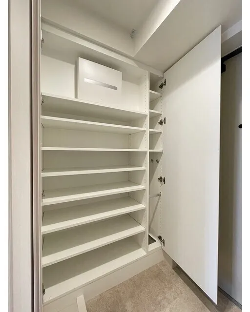 Comforia Liv Minamisunamachi East - Interior - ["Wood", "Interior design", "Shelving"]