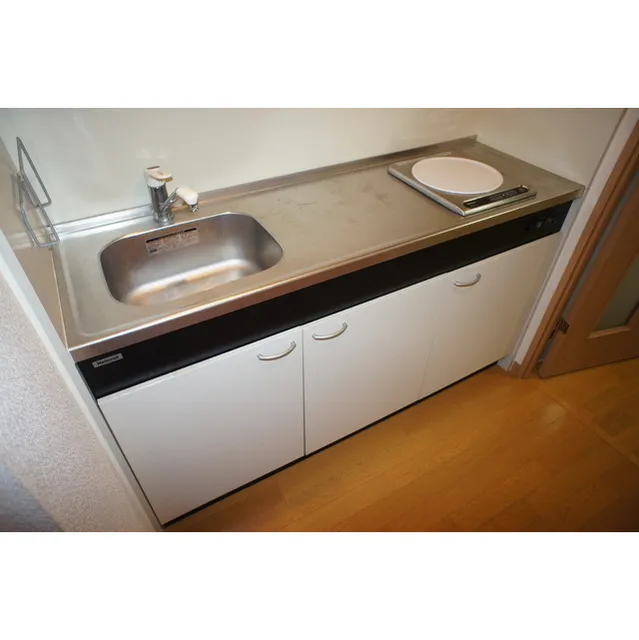 Sereno Shinagawa - Interior - ["Tap", "Cabinetry", "Kitchen sink"]