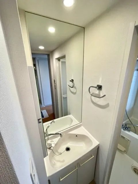 RESIDIA Ichigaya Yakuoji - Interior - ["Plumbing fixture", "Floor", "Plumbing"]