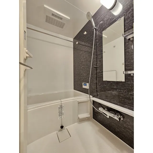 Comforia Liv Nishi-Kamata - Interior - ["Plumbing fixture", "Tap", "Bathtub"]