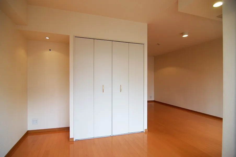 Residia Jiyugaoka - Interior - ["Fixture", "Wood", "Lighting"]