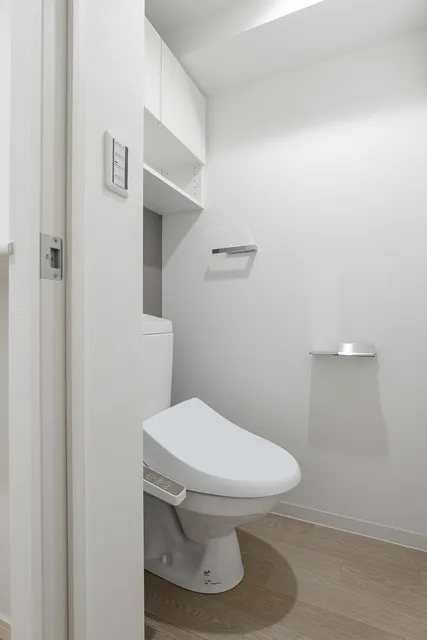Asyl Court Shoto - Interior - ["Flooring", "Plumbing fixture", "Toilet seat"]