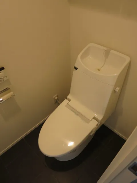 Residence Shirokane Park Front - Interior - ["Toilet", "Wood", "Comfort"]