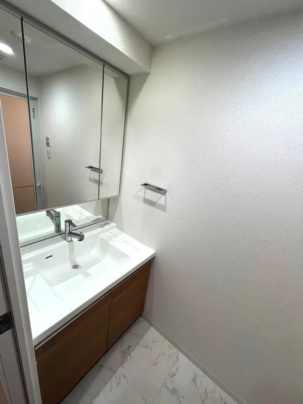 HF Ryogoku Residence - Interior - ["Flooring", "Floor", "Composite material"]