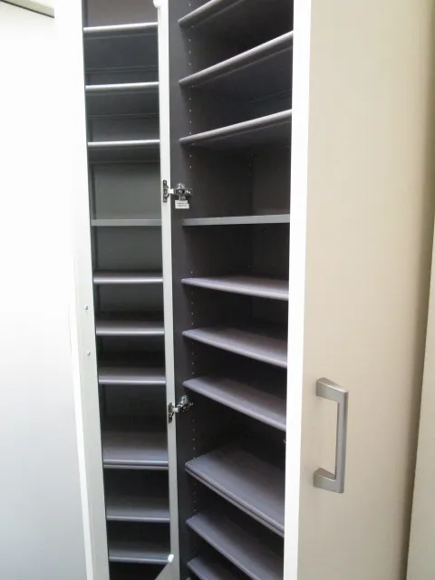 Pine Forest - Interior - ["Shelving", "Shelf", "Cupboard"]
