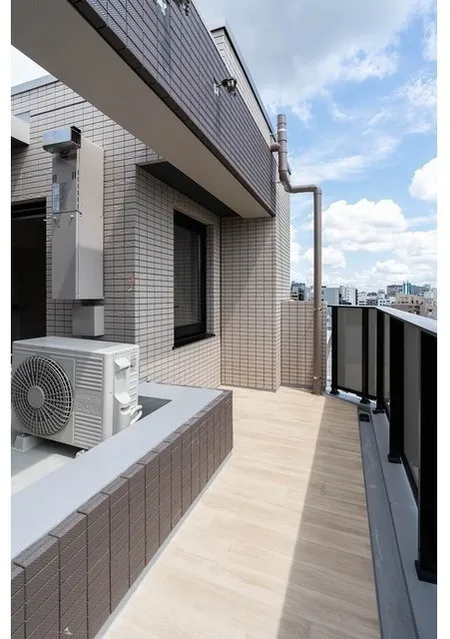 Due Asakusa - Interior - ["Sky", "Building", "Cloud"]