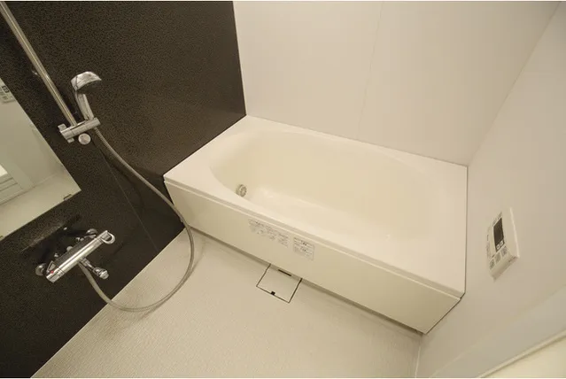 Comforia Nakano - Interior - ["Plumbing fixture", "Rectangle", "Bathroom"]