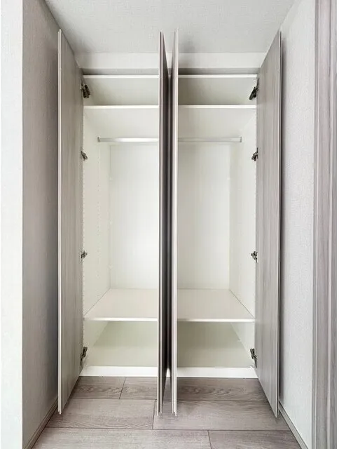 Brillia Ist Shin-Okachimachi - Interior - ["Wood", "Flooring", "Grey"]