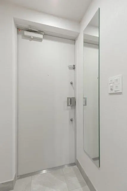 Ipse Kagurazaka - Interior - ["Fixture", "Door", "Floor"]