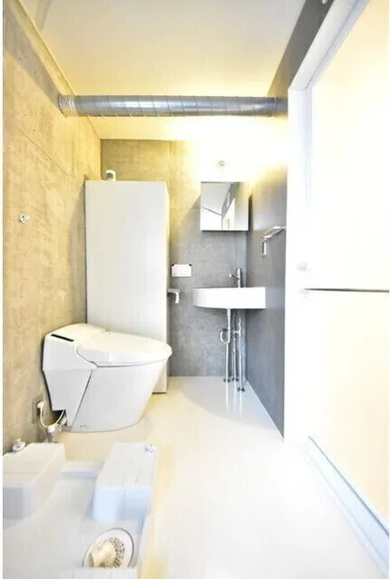 FARE Uehara Noye EAST - Interior - ["Flooring", "Plumbing fixture", "Wall"]
