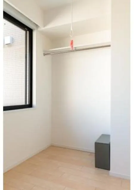 Patio Square Nakano - Interior - ["Window", "Wood", "Fixture"]