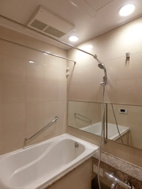 Park Habio Sutengumae - Interior - ["Brown", "Bathtub", "Property"]