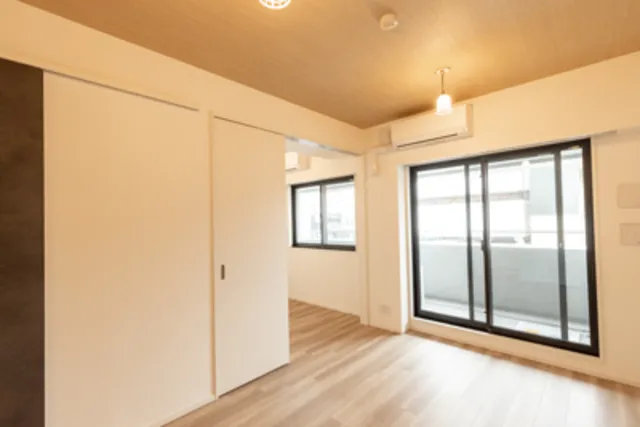 Baus Flats Nihonbashi Hamacho - Interior - ["Property", "Building", "Window"]