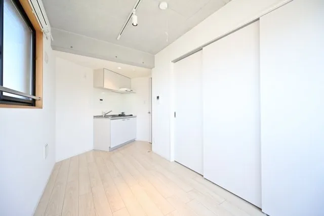 Carouge Kanamecho - Interior - ["Flooring", "Wood", "Floor"]