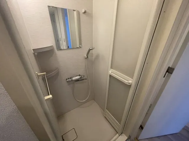 Geoluminous - Interior - ["Bathroom", "Plumbing fixture", "Plumbing"]