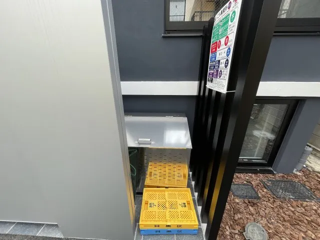 Apice Meguro - Interior - ["Fixture", "Stairs", "Rectangle"]