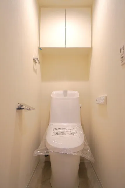 Brillia Ist Ueno Inaricho - Interior - ["Toilet seat", "Toilet", "Flooring"]