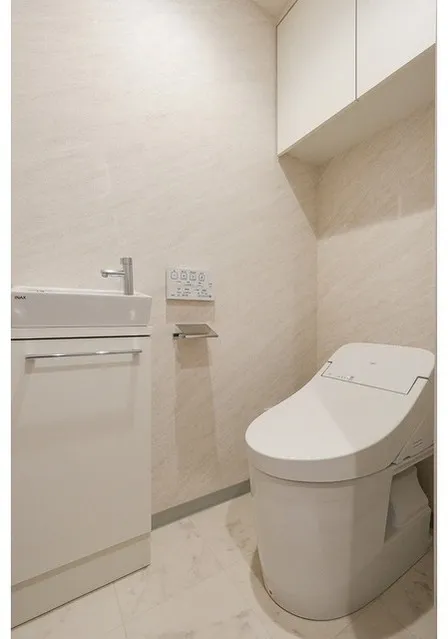Comforia Liv Bunkyo Gokokuji - Interior - ["Flooring", "Plumbing fixture", "Floor"]