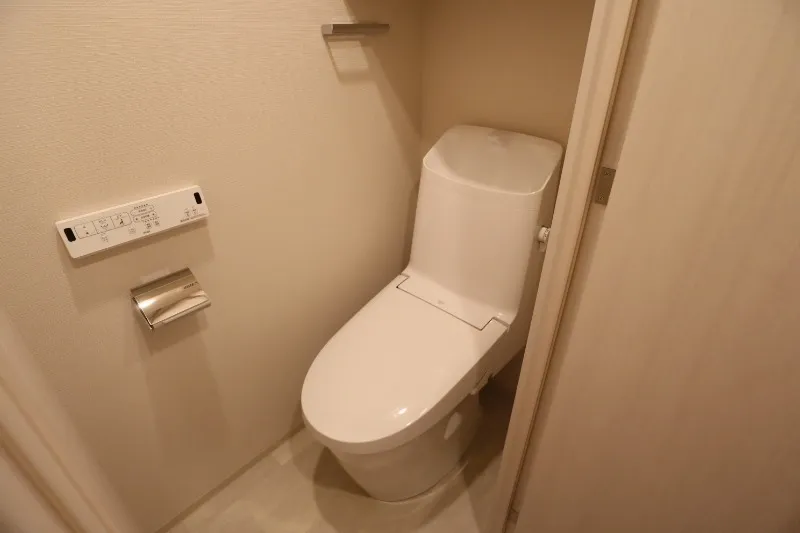 IPSE Yoyogi - Interior - ["Toilet seat", "Toilet", "Plumbing fixture"]