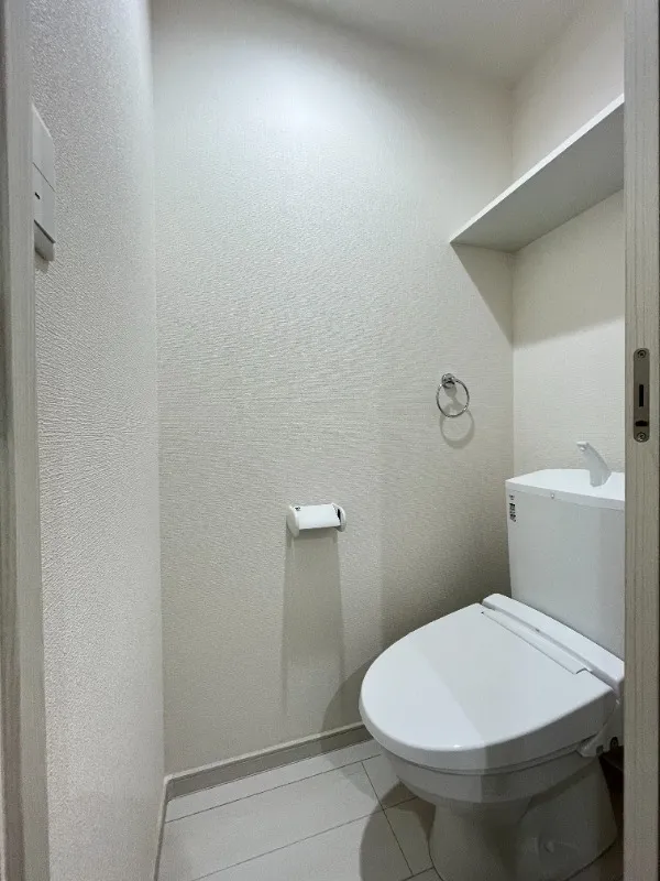 Mare Nishi-Sugamo - Interior - ["Toilet seat", "Wall", "Toilet"]