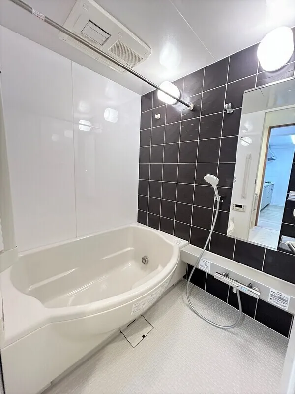 Esty Maison Toyosu Residence - Interior - ["Flooring", "Floor", "Plumbing fixture"]