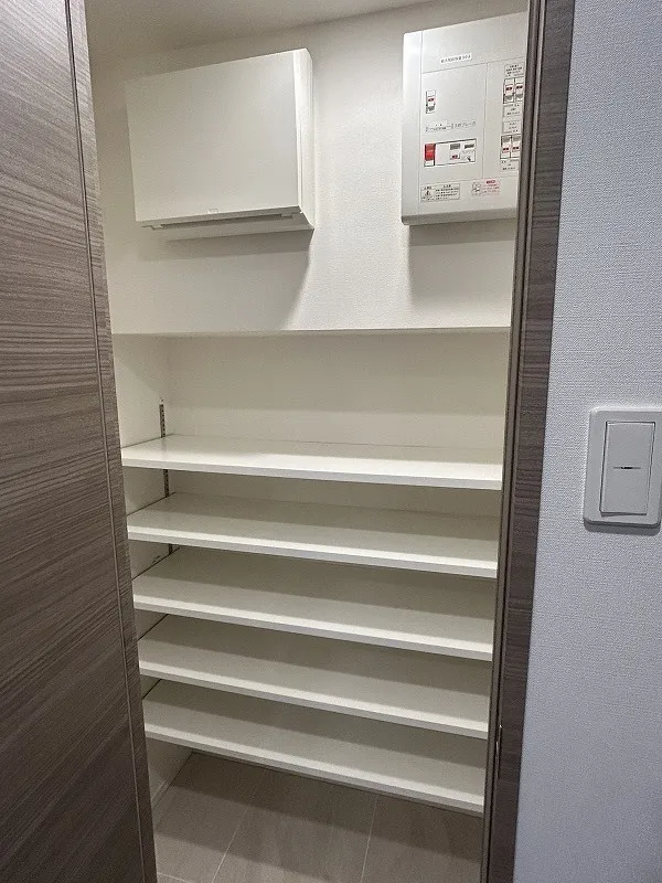 La Class Asakusa - Interior - ["Wood", "Flooring", "Floor"]