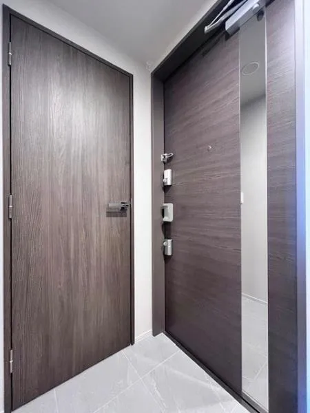 Brillia Ist Oimachi - Interior - ["Wood", "Flooring", "Door"]